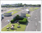 綺麗に整備されたコース。(白鳥自動車学校)